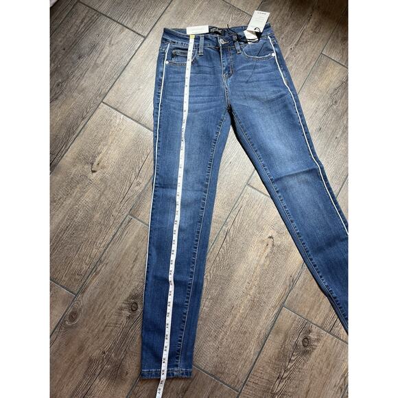 NWT Judy Blue Mid Rise Skinny Fit Blue Stripe Jeans Women’s Size 26 - Picture 7 of 7